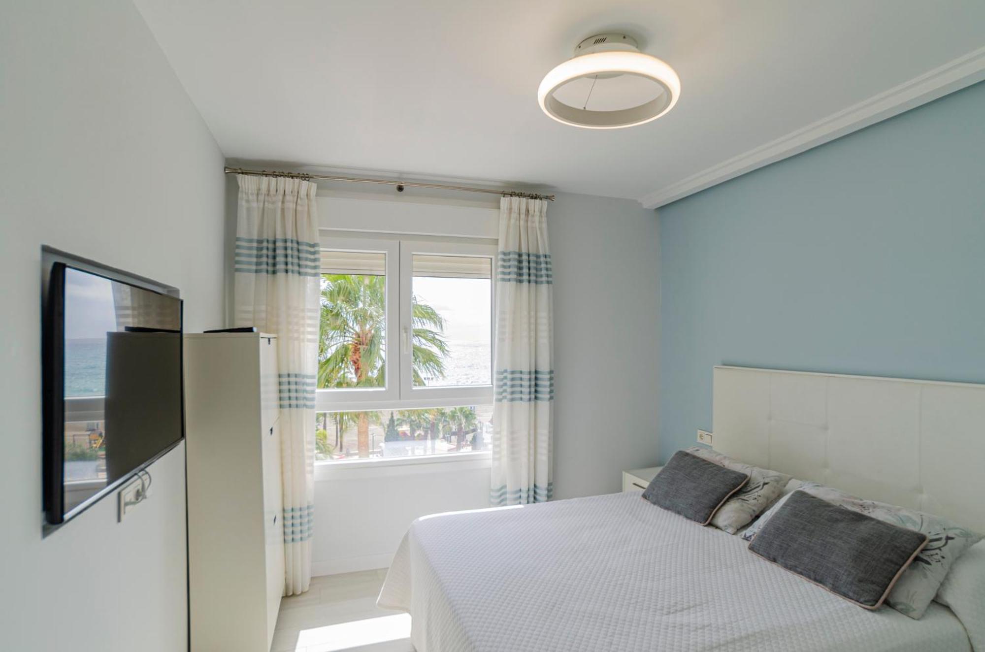 A&C Vistas Al Mar Luxury Apartment Torre Del Mar Luaran gambar