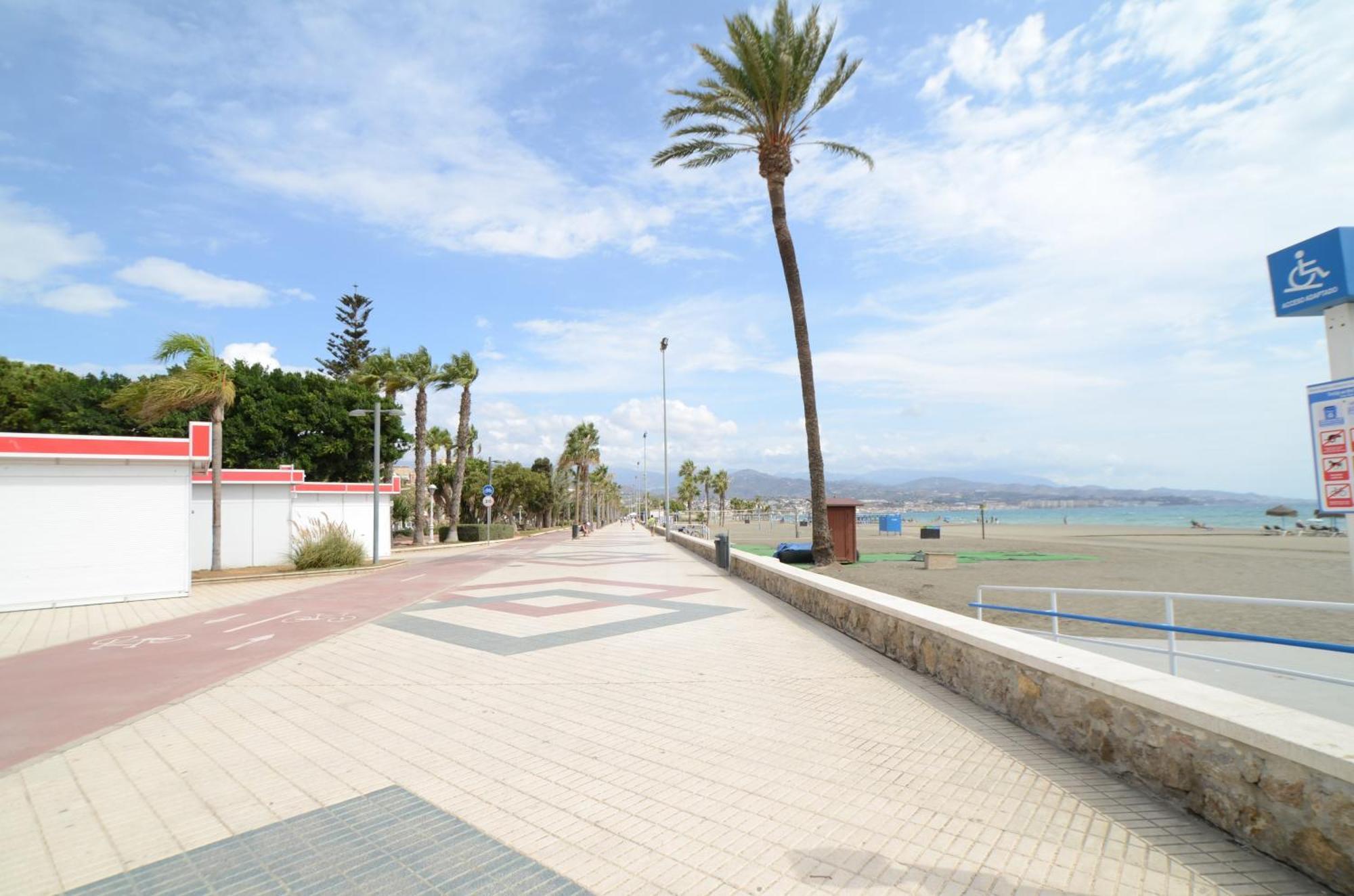 A&C Vistas Al Mar Luxury Apartment Torre Del Mar Luaran gambar