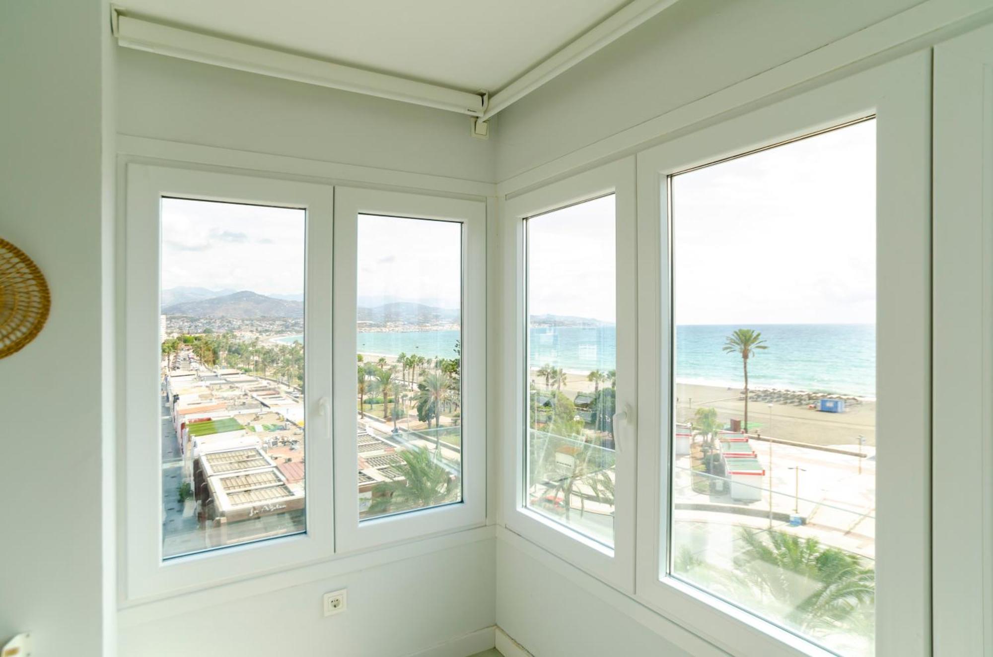 A&C Vistas Al Mar Luxury Apartment Torre Del Mar Luaran gambar