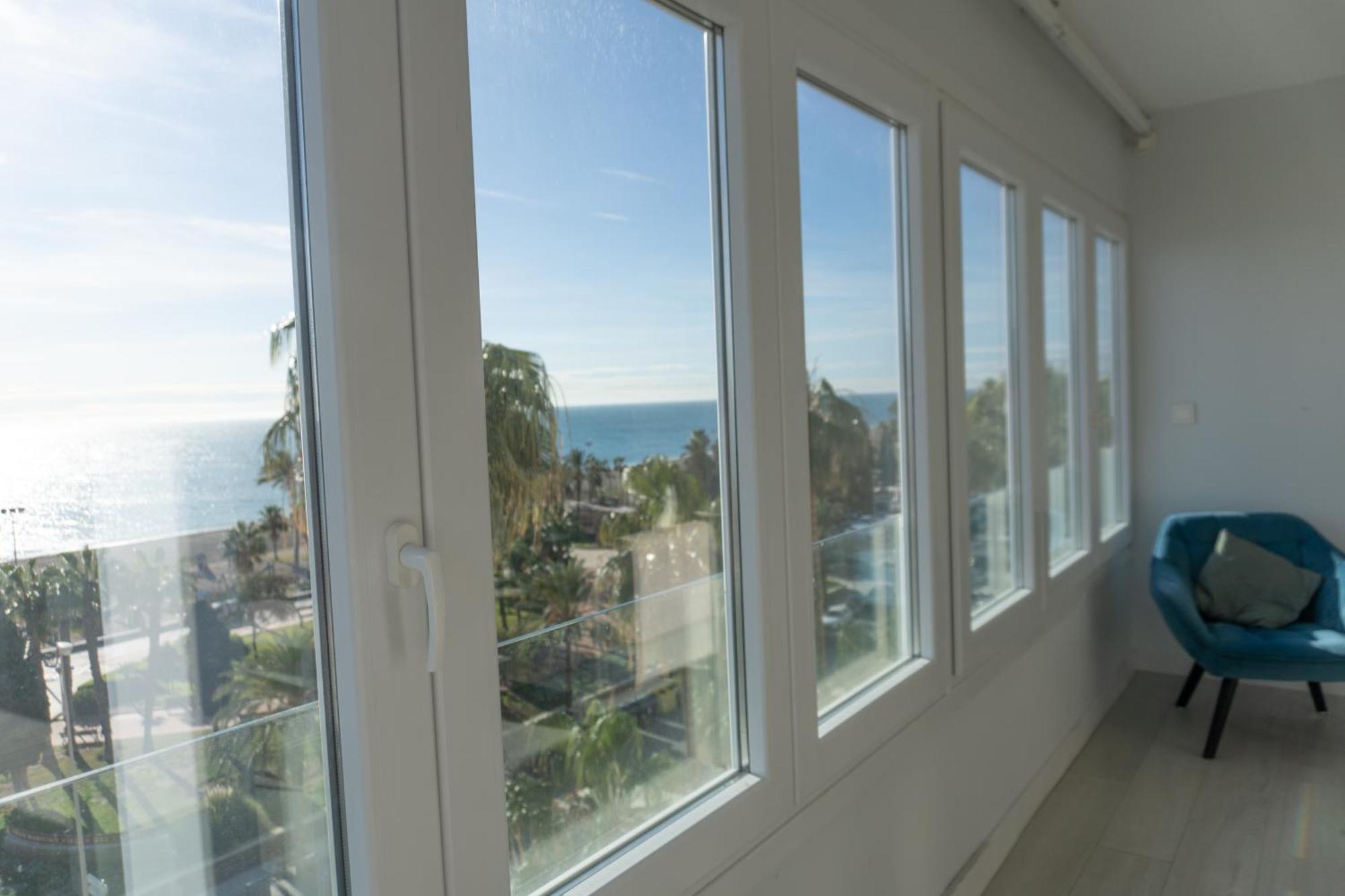 A&C Vistas Al Mar Luxury Apartment Torre Del Mar Luaran gambar